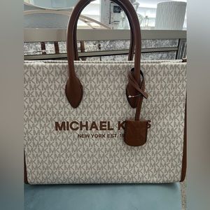 Michael Kors Mirella Large Signature MK Tote Bag
